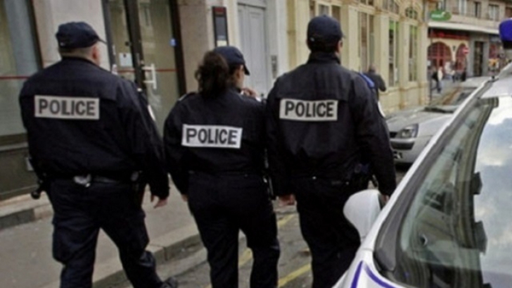O poliţistă din Franţa a fost înjunghiată în timpul serviciului