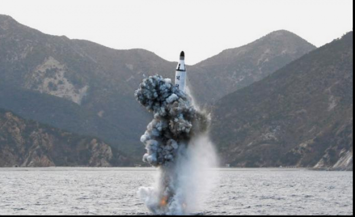 Un submarin nord-coreean a lansat o rachetă balistică spre Japonia