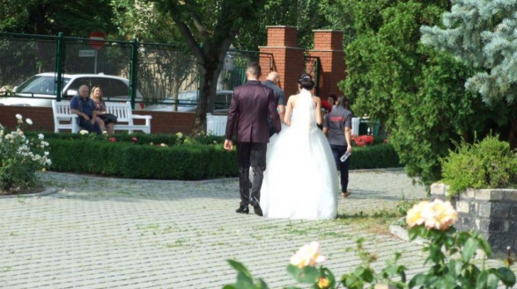 Ce se întâmplă la Timişoara, în timp ce mirele şi mireasa fac fotografii de nuntă. E şocant!