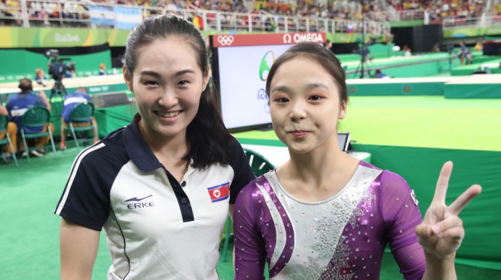 JO 2016: Istorie în imagini! O gimnastă din Coreea de Nord și una din Coreea de Sud, împreună 