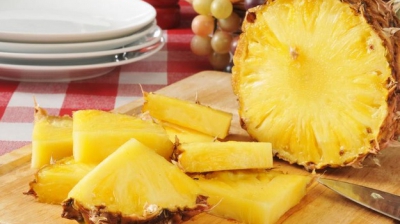 De ce te arde limba după ce mănânci ananas?