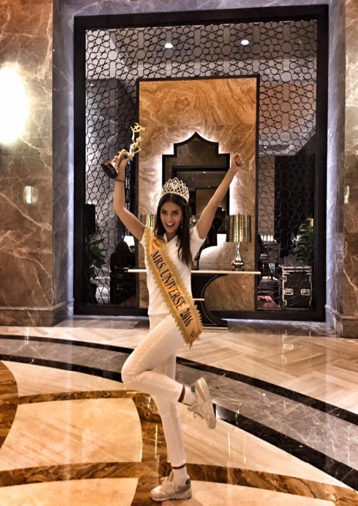 O tânără de 28 de ani, încoronată Mrs. Universe 2016