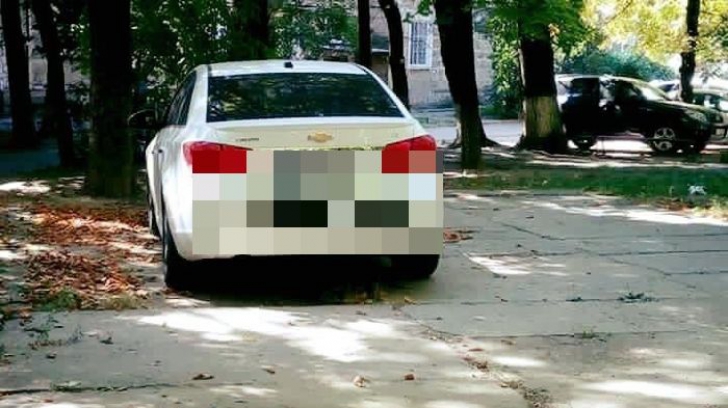 Cum s-a răzbunat o femeie din Chișinău pe bărbatul ei pentru că a înșelat-o. Ce i-a scris pe maşină