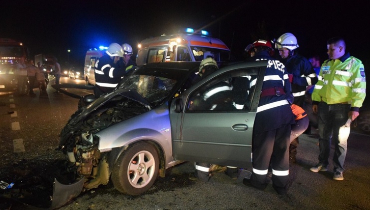 Accident CUMPLIT pe DN1C: trei maşini implicate, şapte persoane rănite