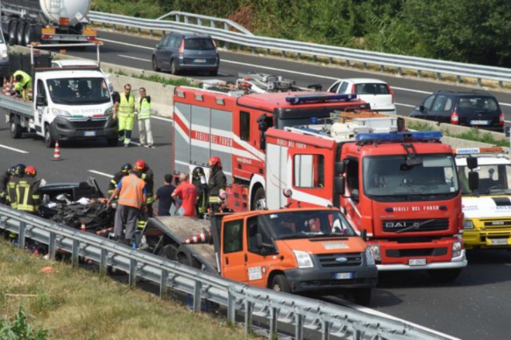 Accident cu imagini înfiorătoare pe o autostradă din Italia 