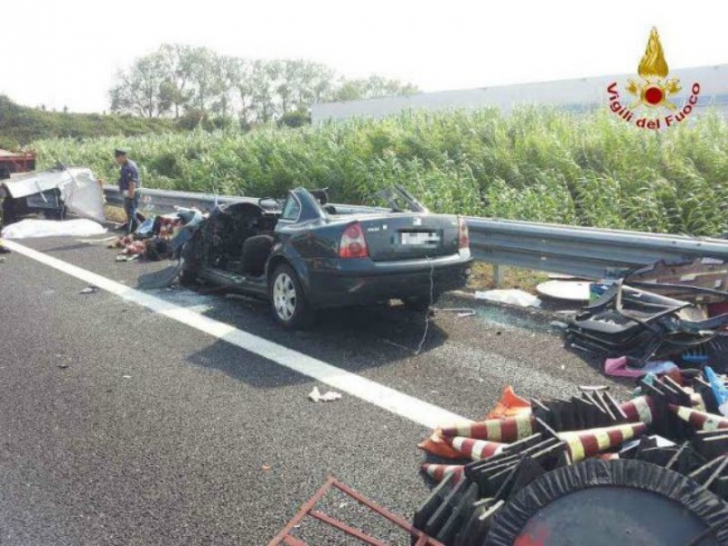 Accident cu imagini înfiorătoare pe o autostradă din Italia 