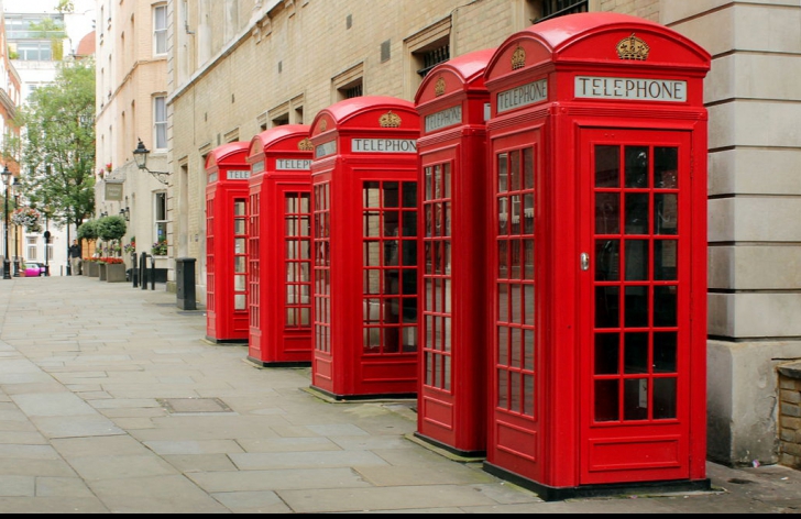 Ce se întâmplă cu celebrele cabine telefonice roșii din Marea Britanie. Ideea este genială