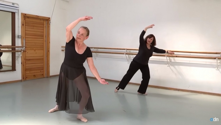 Nu renunța la vis! O britanică a devenit balerină la 71 de ani