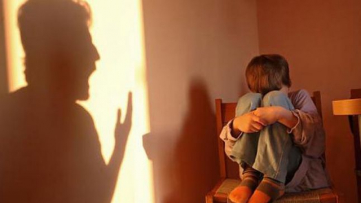 România, ţara copiilor bătuţi. Câţi minori sunt agresaţi fizic de părinţi. Palma, metodă de educare 