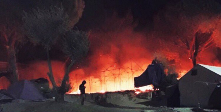 Incendiu în tabăra de imigranți