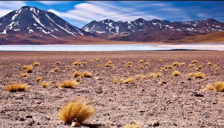 Trei români vor să traverseze deșertul Atacama