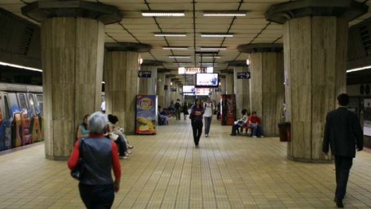 Defecţiune la metrou, luni dimineaţă. Circulaţia a fost blocată 45 de minute