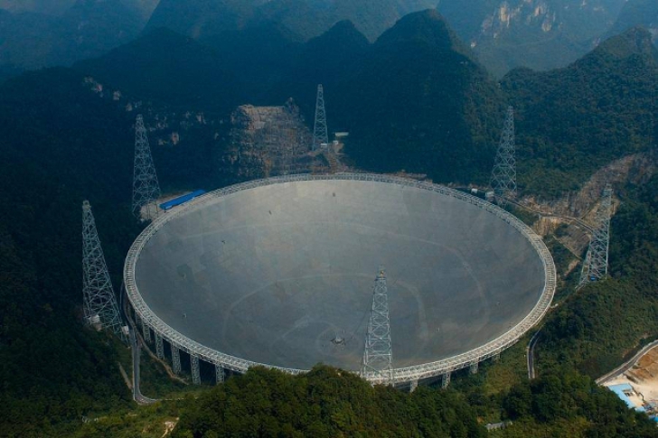 Vânătoarea de extratereștri. China are cel mai mare radiotelescop din lume. Imagini impresionante
