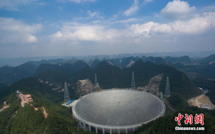 Vânătoarea de extratereștri. China are cel mai mare radiotelescop din lume. Imagini impresionante