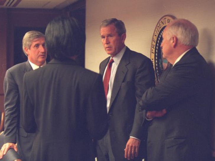 Fotografii nemaivăzute din 11 septembrie 2011. George W. Bush şi Colin Powell, împietriţi de teamă