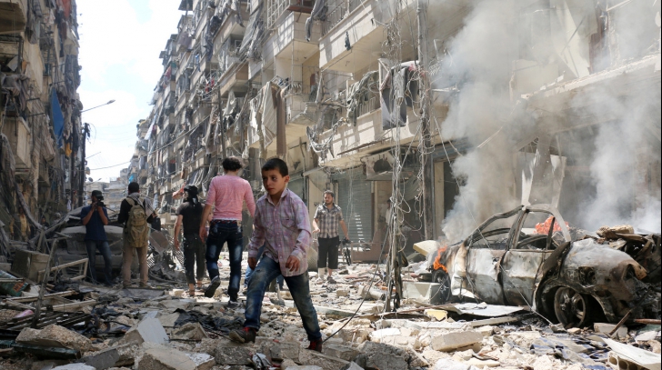Rusia anunță că va bombarda în continuare orașul Alep din Siria. Reacția dură a SUA
