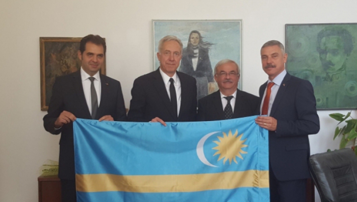 Rareș Bogdan, despre poza ambasadorului SUA cu steagul secuiesc: "E o palmă dureroasă pentru români"