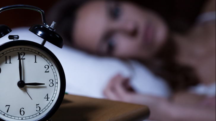 Ai probleme cu somnul? Iată cum poţi să adormi în 60 de secunde. Cea mai simplă metodă