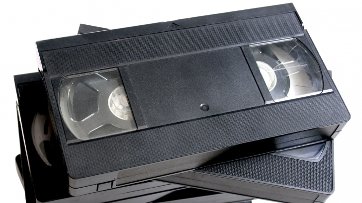 Ai prin casă acest film pe VHS? Valorează astăzi o avere: 12.000 de dolari!