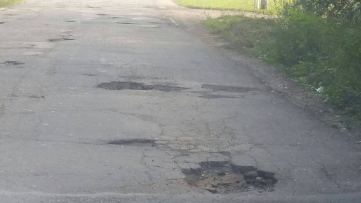 INEDIT Ce măsuri a luat un afacerist român, sătul de starea drumurilor, împotriva autorităților