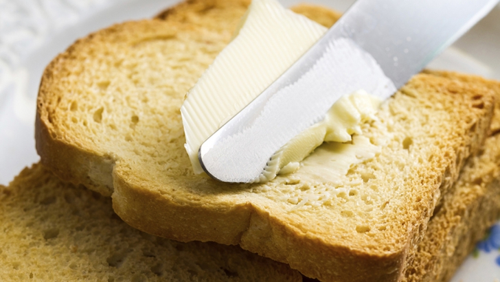Ce se întâmplă dacă mânânci în fiecare zi pâine unsă cu unt 