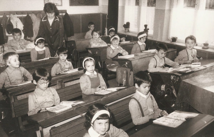 Îţi mai aduci aminte? Aşa arăta prima zi de şcoală în comunism