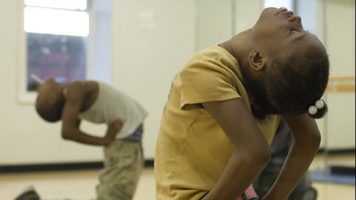 O școală a introdus cursuri de yoga și meditație la elevii mici. Rezultatul? ”Spectaculos”