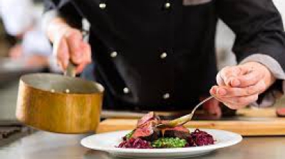 Un celebru bucătar, GĂSIT MORT. Era unul dintre cei mai apreciaţi chefi