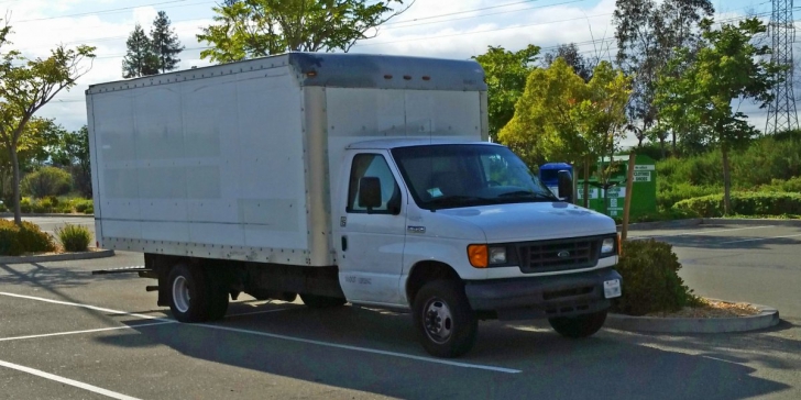 Un angajat de la Google trăieşte în camion pentru a face economii. Cum arată casa improvizată