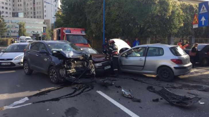 Accident cumplit în Braşov. Cinci persoane rănite