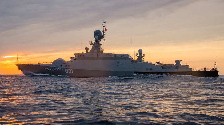 Două corvete rusești echipate cu rachete au plecat în misiune din portul de la Marea Neagră