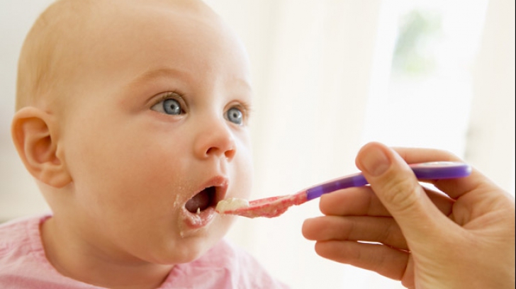 Produsele pentru bebeluşi sunt pline de zahăr! Nu le riscaţi viaţa celor mici