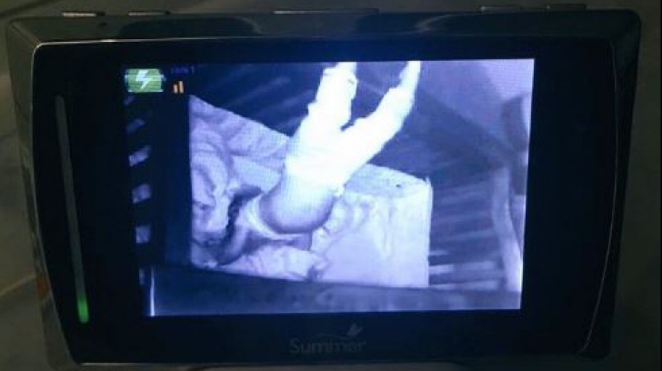 A pus o cameră video în dormitorul copilului. Ce făcea acesta noaptea e de-a dreptul şocant