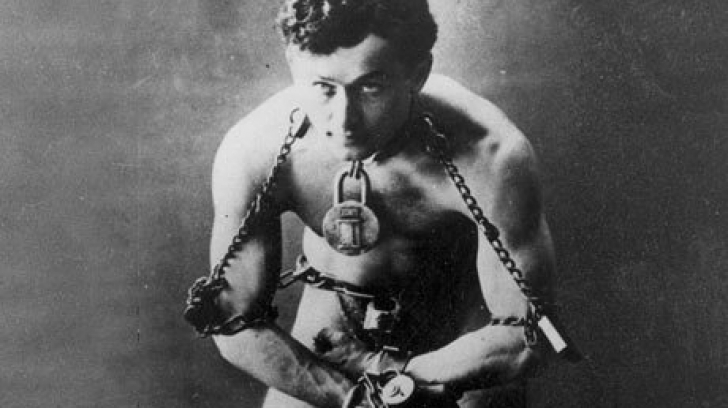 Cum a murit, de fapt, Houdini, magicianul care a fost ucis de propriul său truc de succes