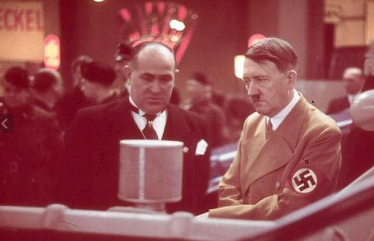 Fotografii nevăzute până acum din viața secretă a lui Hitler