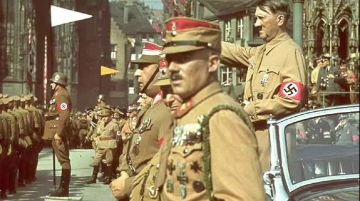 Fotografii nevăzute până acum din viața secretă a lui Hitler
