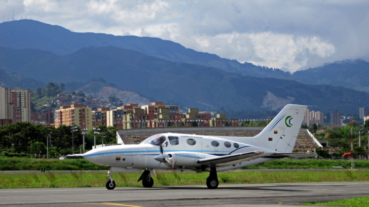 Un avion s-a prăbuşit în Columbia. Câţi oameni au murit în momentul impactului 