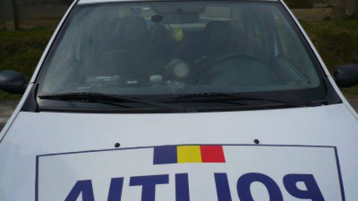 O autospecială de poliţie din Sibiu, lovită de un şofer beat şi fără permis