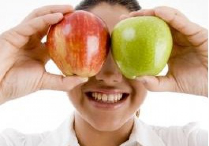 5 alimente benefice pentru ochi recomandate de Dr. Oz