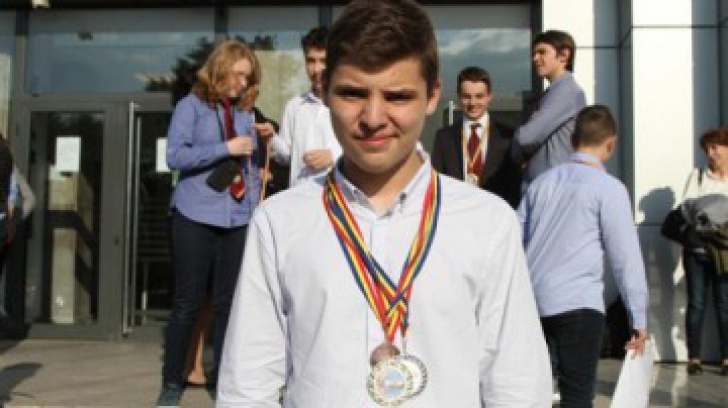 Reuşită: un elev român, OLIMPIC internaţional la o materie pe care NU o studiază la şcoală