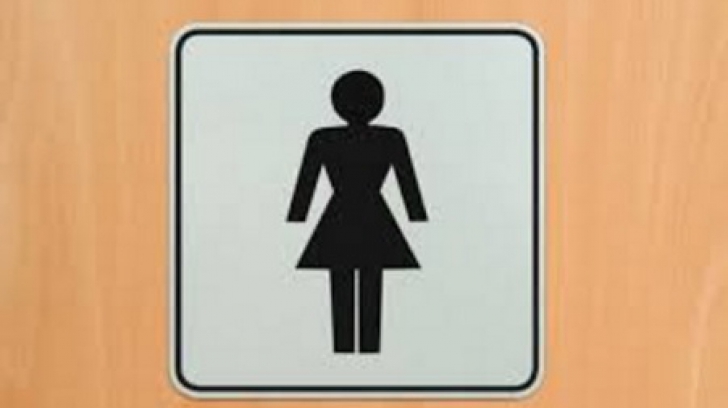Prezervativ folosit, găsit de o mamă în toaleta unei şcoli din Lugoj: "Era în baia fetelor"