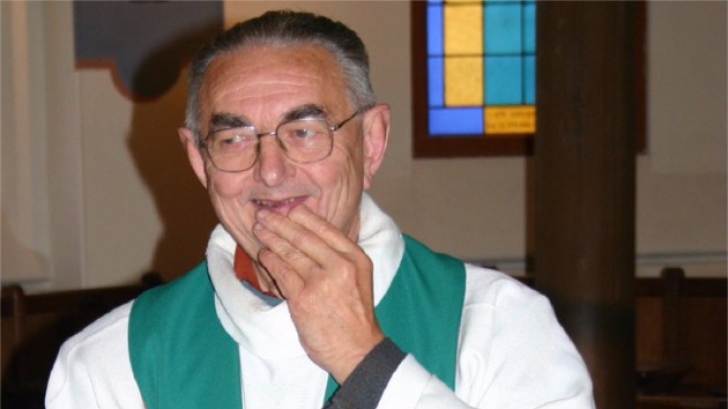 Tragedie: un preot a murit, în biserică, în timp ce ţinea o slujbă de înmormântare