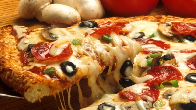 Cea mai delicioasă pizza de casă. Secretul prin care poţi să faci blatul ca la restaurant&nbsp;