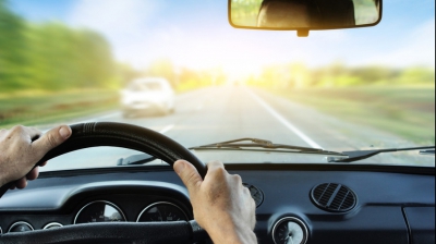 Polițiștii l-au tras pe dreapta. Când au văzut ce făcea la volan au încremenit