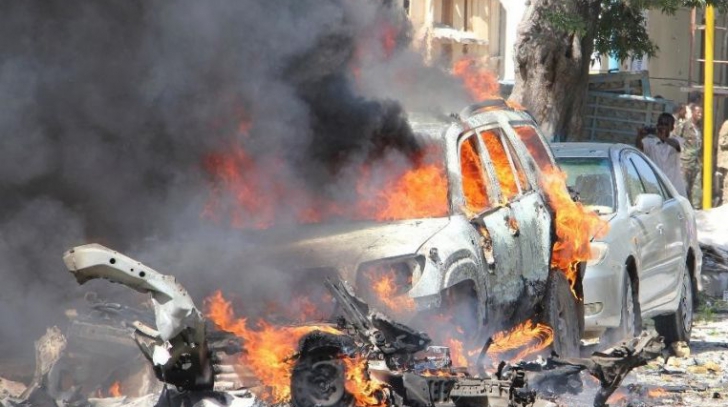 Măcel la Mogadishu. O mașină capcană a explodat: sunt zeci de morți