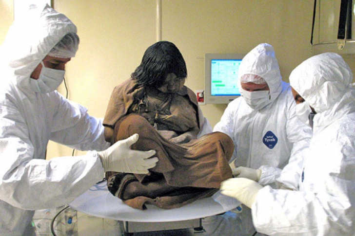 Au descoperit o mumie de 500 de ani. Cercetătorii au fost şocaţi! Ce au găsit în corpul ei