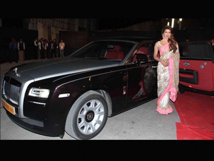 Ce maşini de lux conduc frumoasele actriţe de la Bollywood