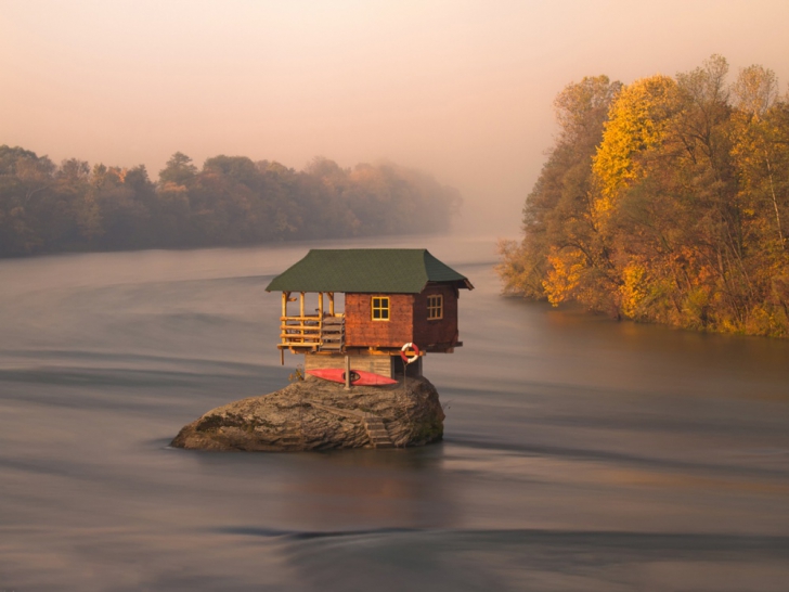 Top 10 cele mai frumoase case pentru oamenii singuratici! Imaginile sunt uimitoare