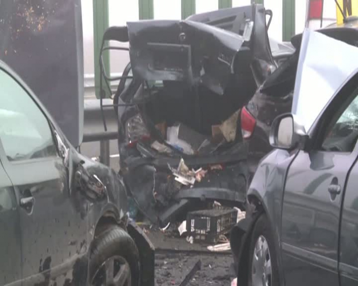 Accident CUMPLIT cu 29 de mașini pe Autostrada Soarelui. Bilanțul: 4 morți, 50 de răniți