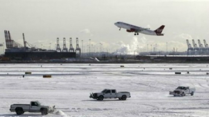 Aproximativ 60 de zboruri spre Moscova au fost anulate din cauza vremii rele 